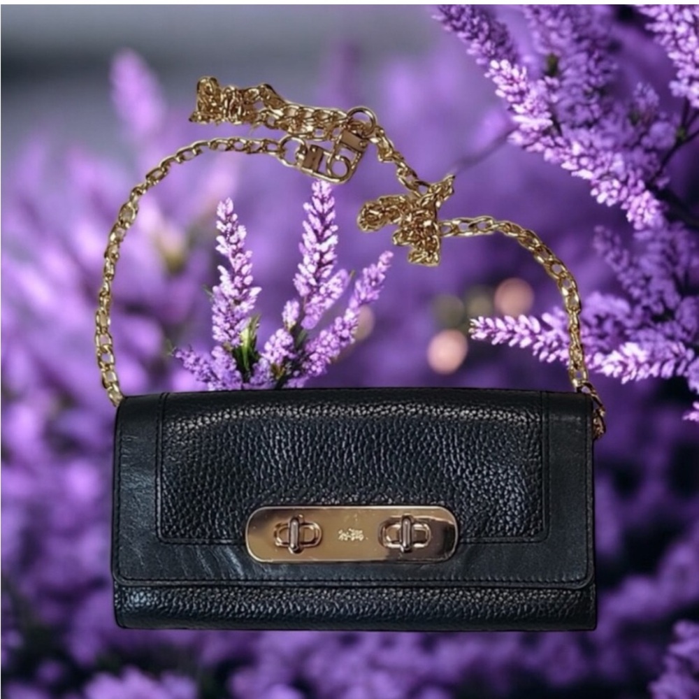 COACH SWAGGER  LEATHER WALLET